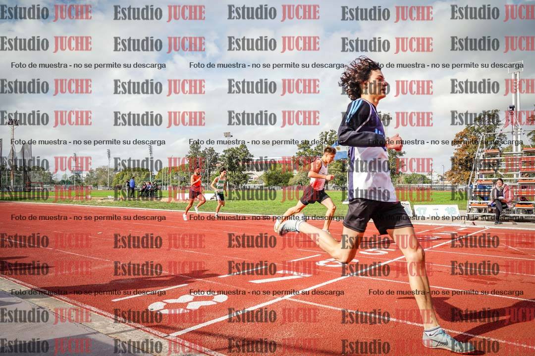 Fotos de los 400 m llanos de varones