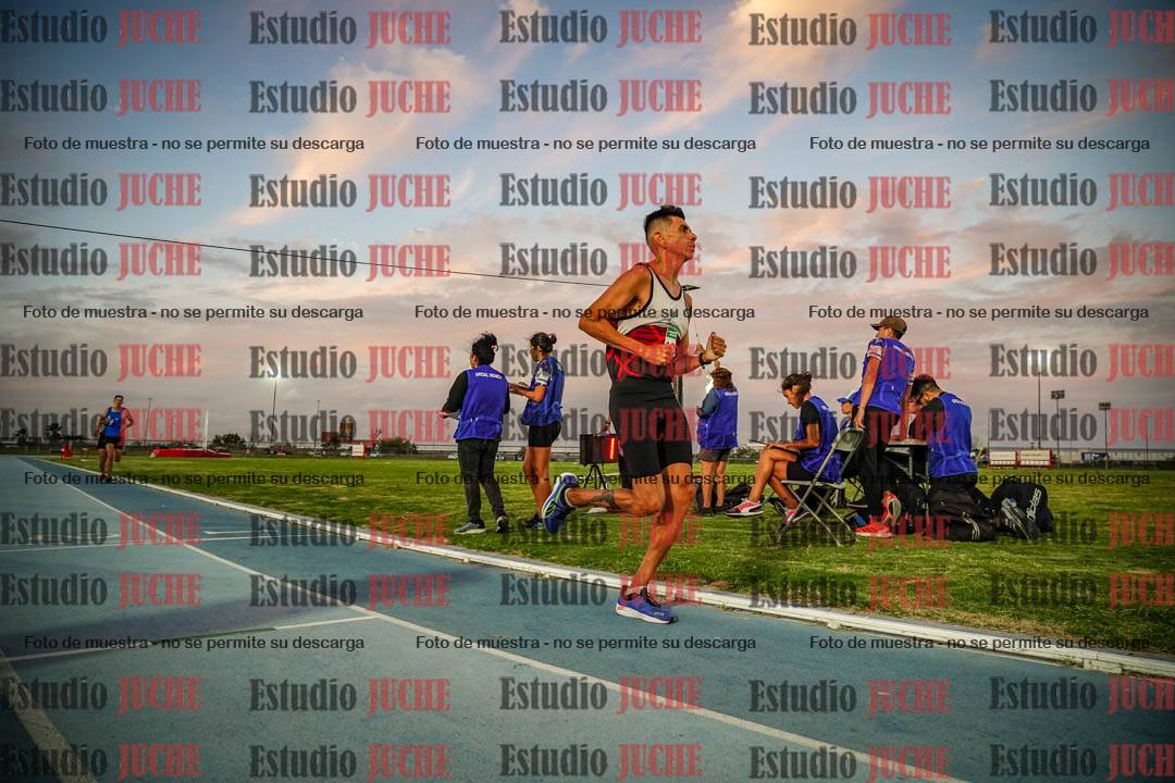 Fotos de los 3000 m llanos de varones