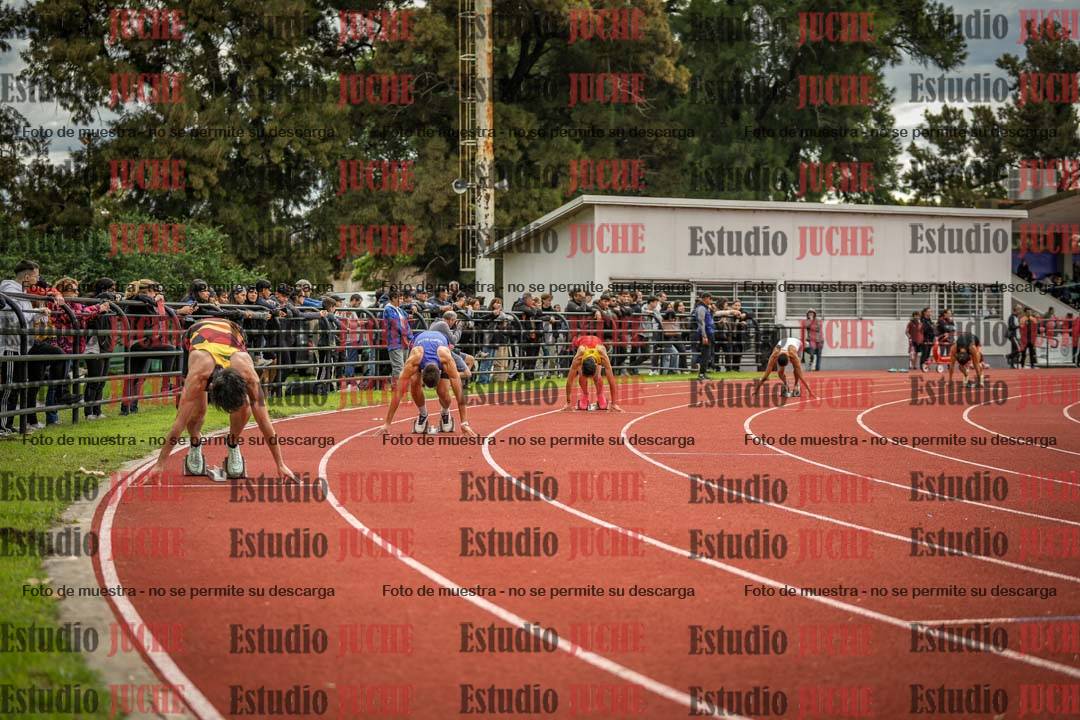 Fotos de los 400 m llanos de varones