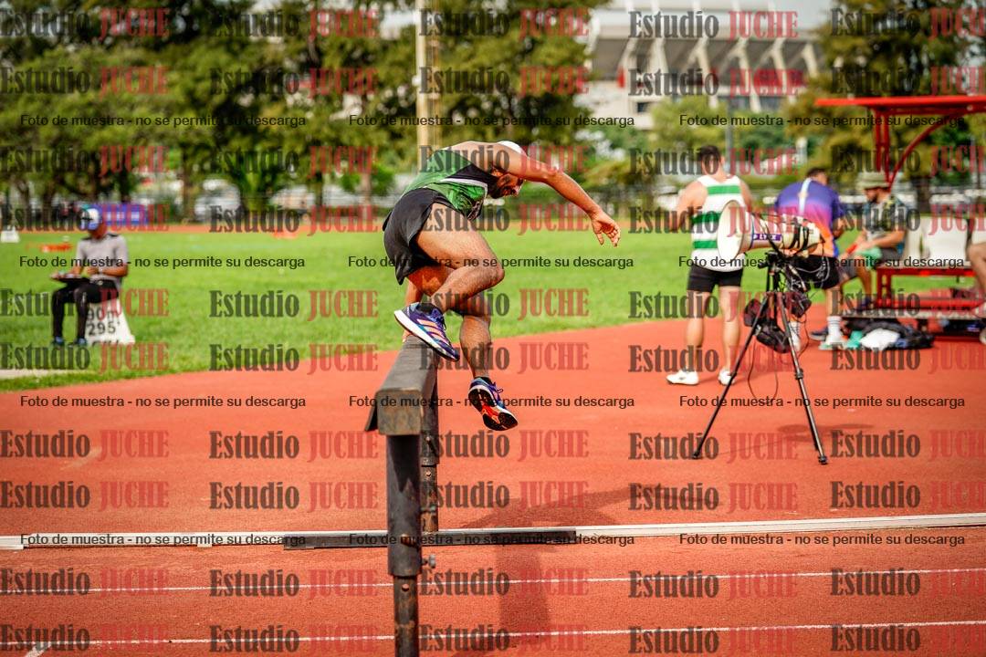 Fotos de los 3000 m con obstáculos de varones
