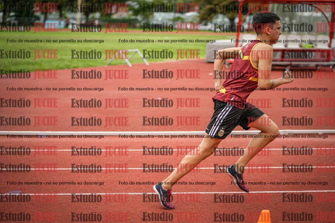 Fotos de los 400 m llanos de varones