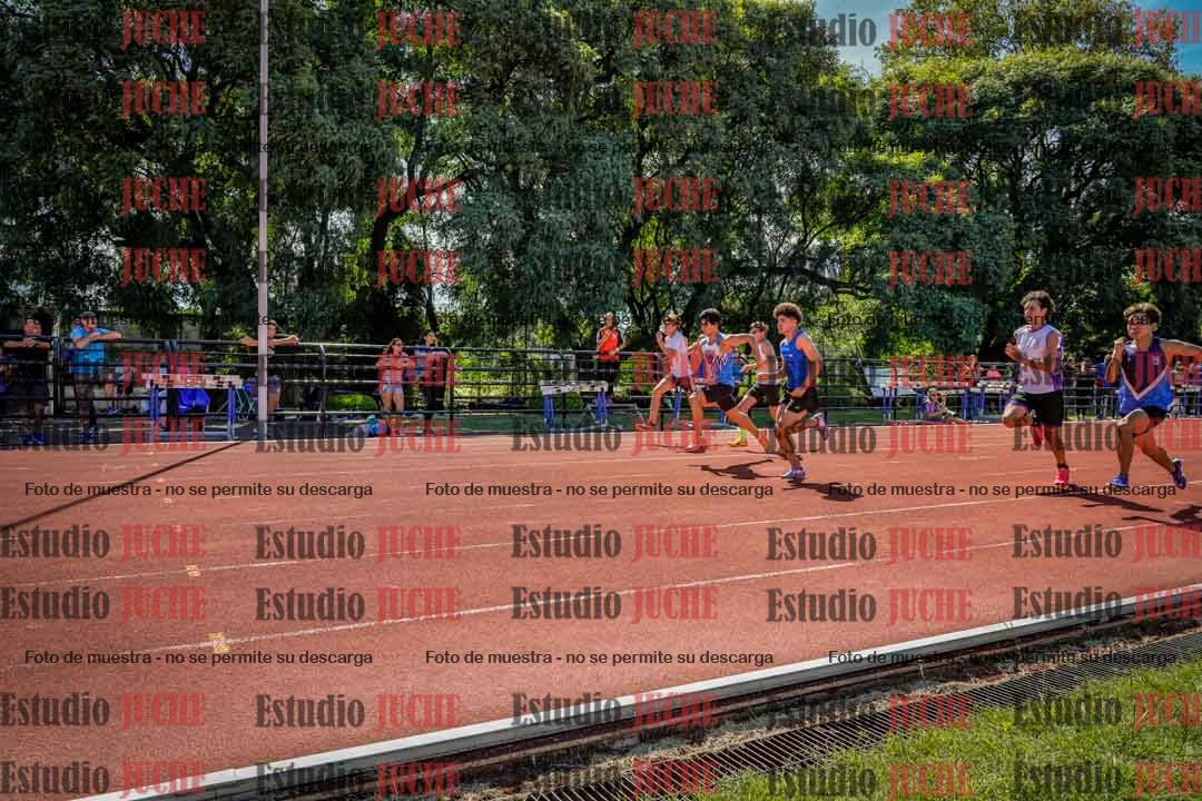 Fotos de los 80 m de varones