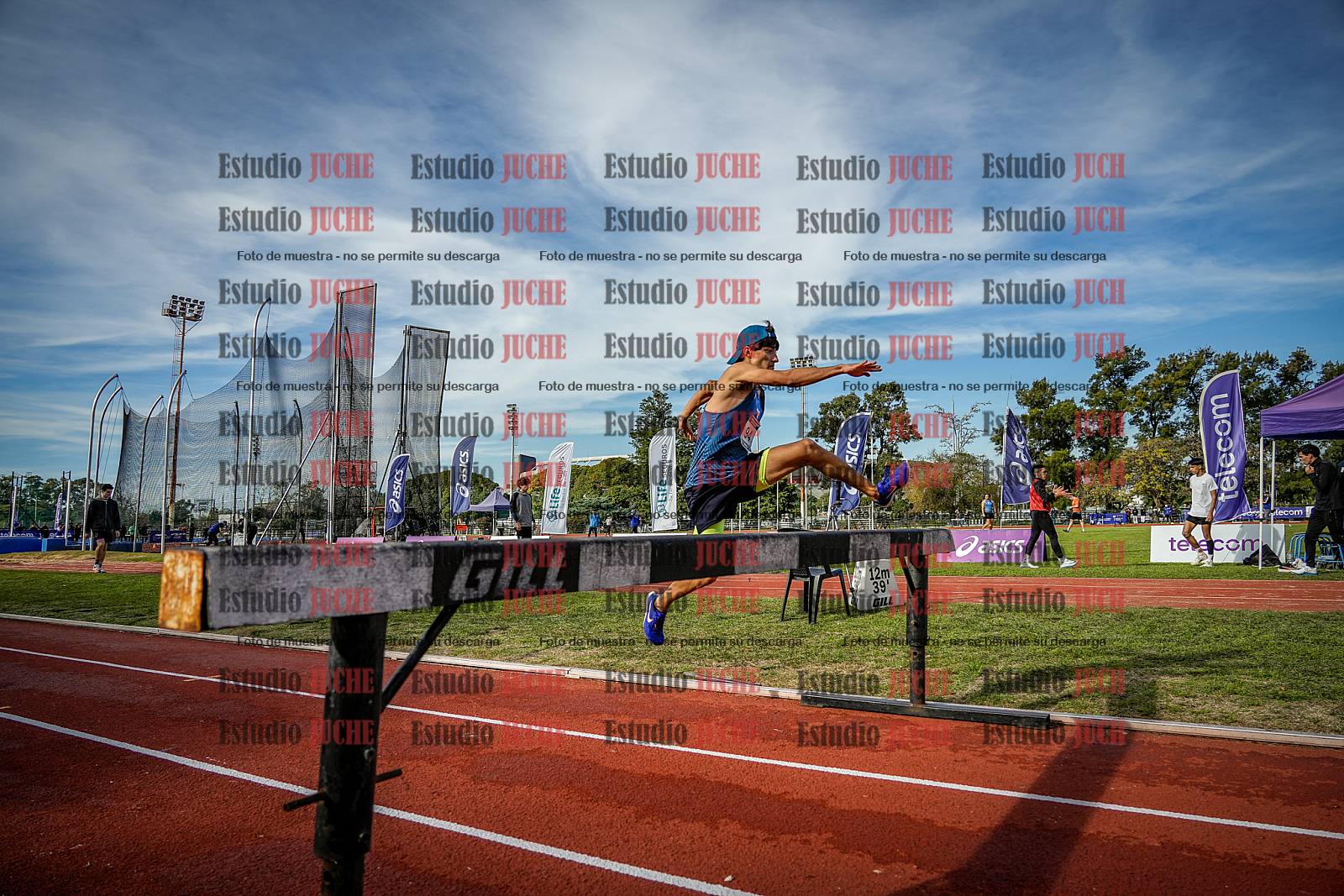 Fotos de los 3000 m con obstáculos de varones