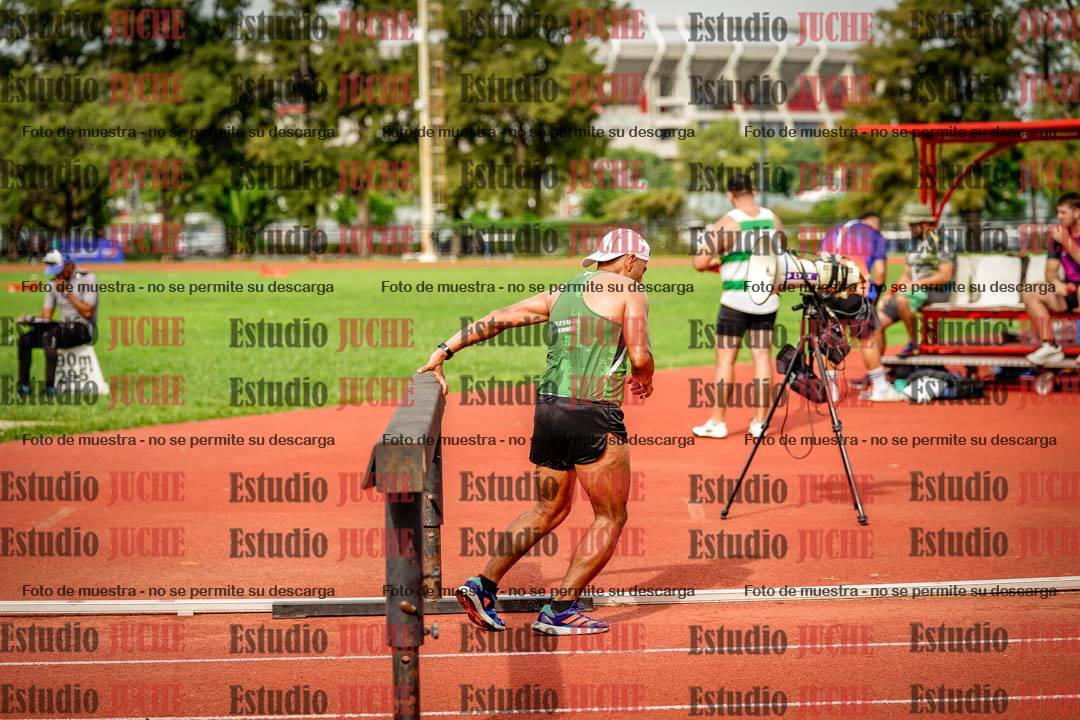 Fotos de los 3000 m con obstáculos de varones