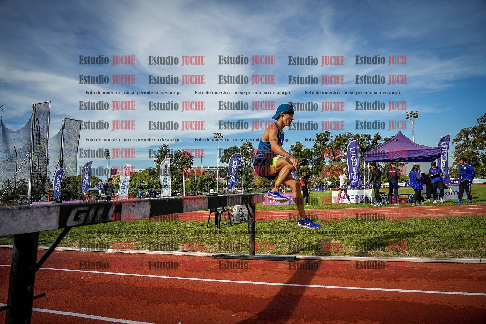 Fotos de los 3000 m con obstáculos de varones