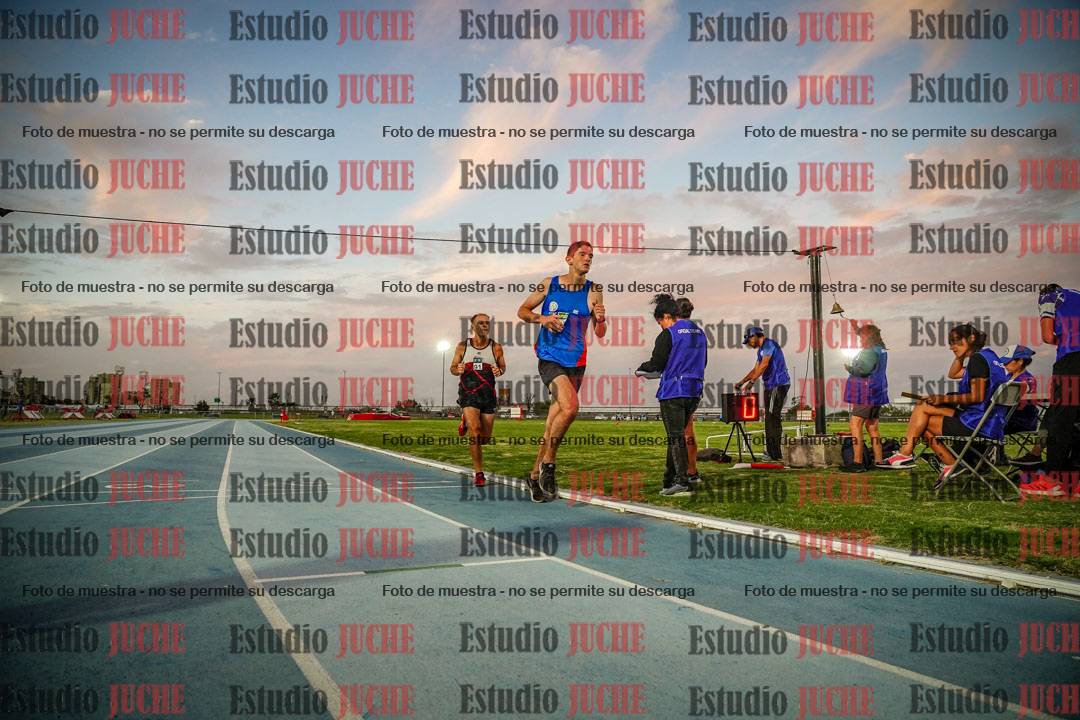 Fotos de los 3000 m llanos de varones