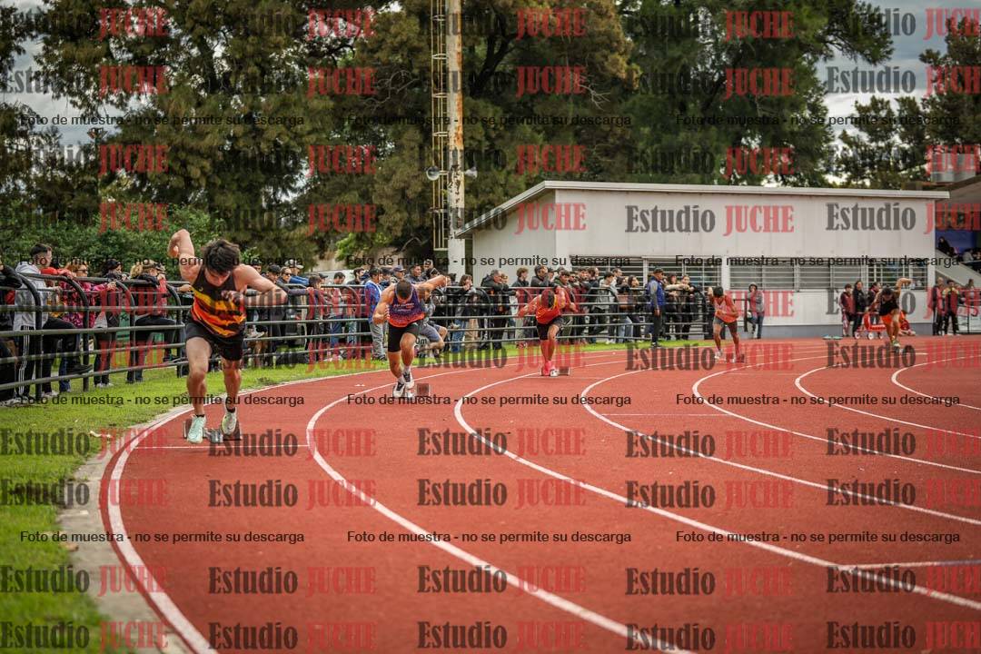 Fotos de los 400 m llanos de varones