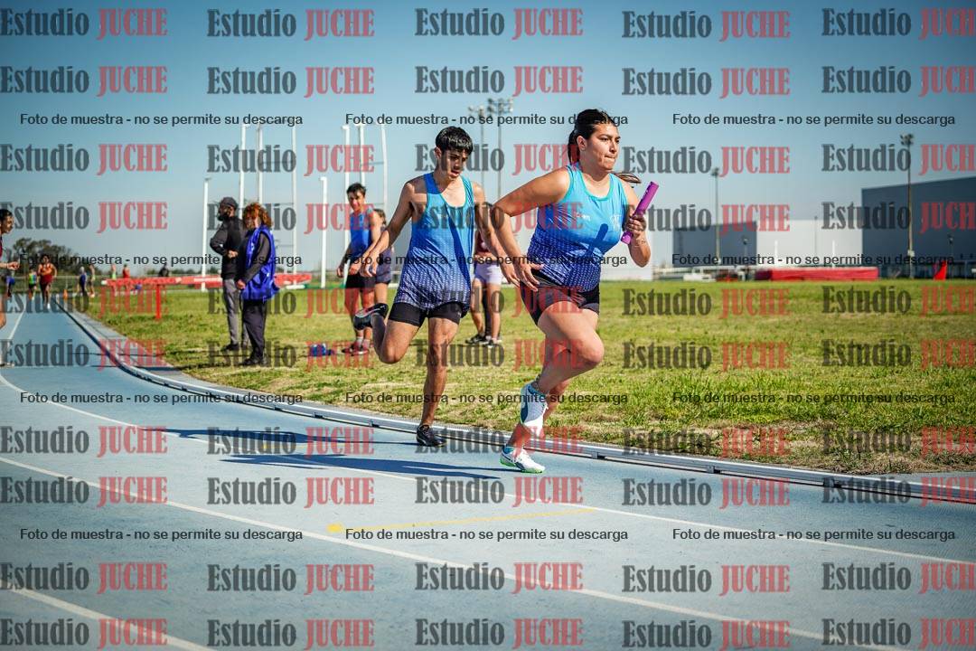 Fotos de las postas 8x300 m mixtas