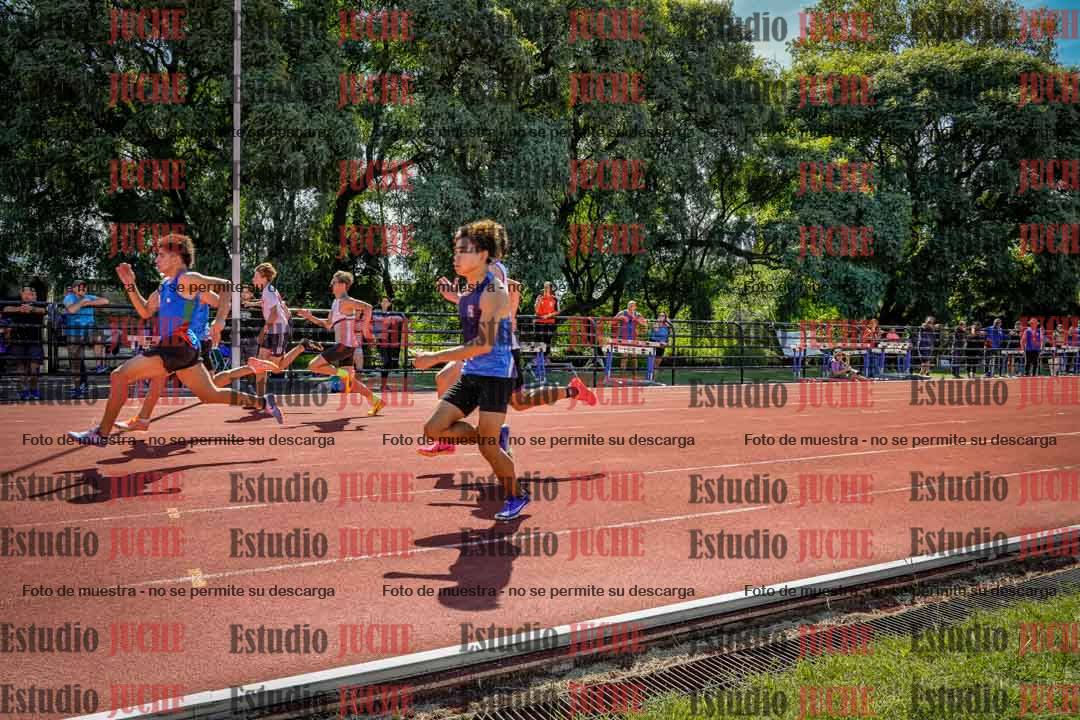 Fotos de los 80 m de varones
