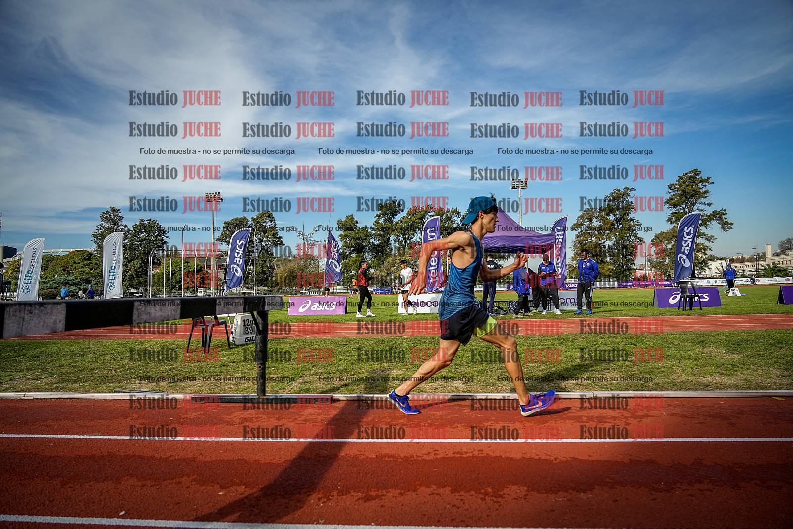 Fotos de los 3000 m con obstáculos de varones