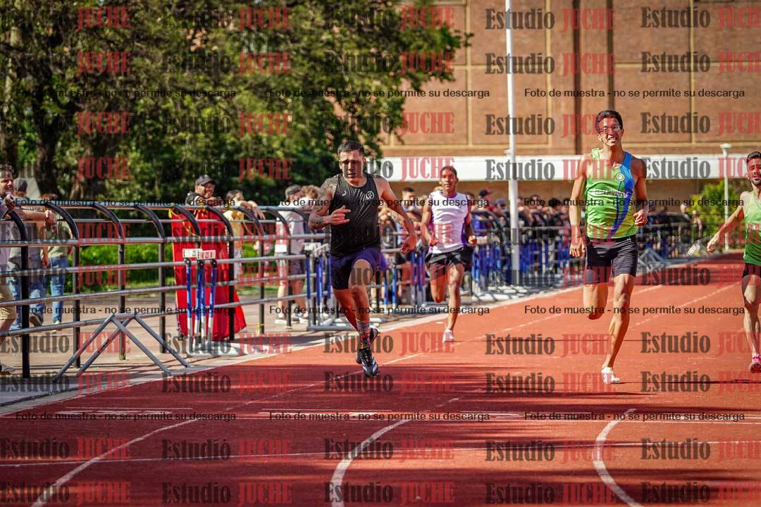Fotos de los 200 m llanos de varones