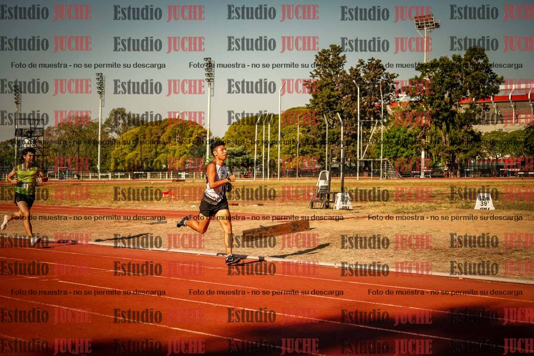 Fotos de los 800 m llanos de varones