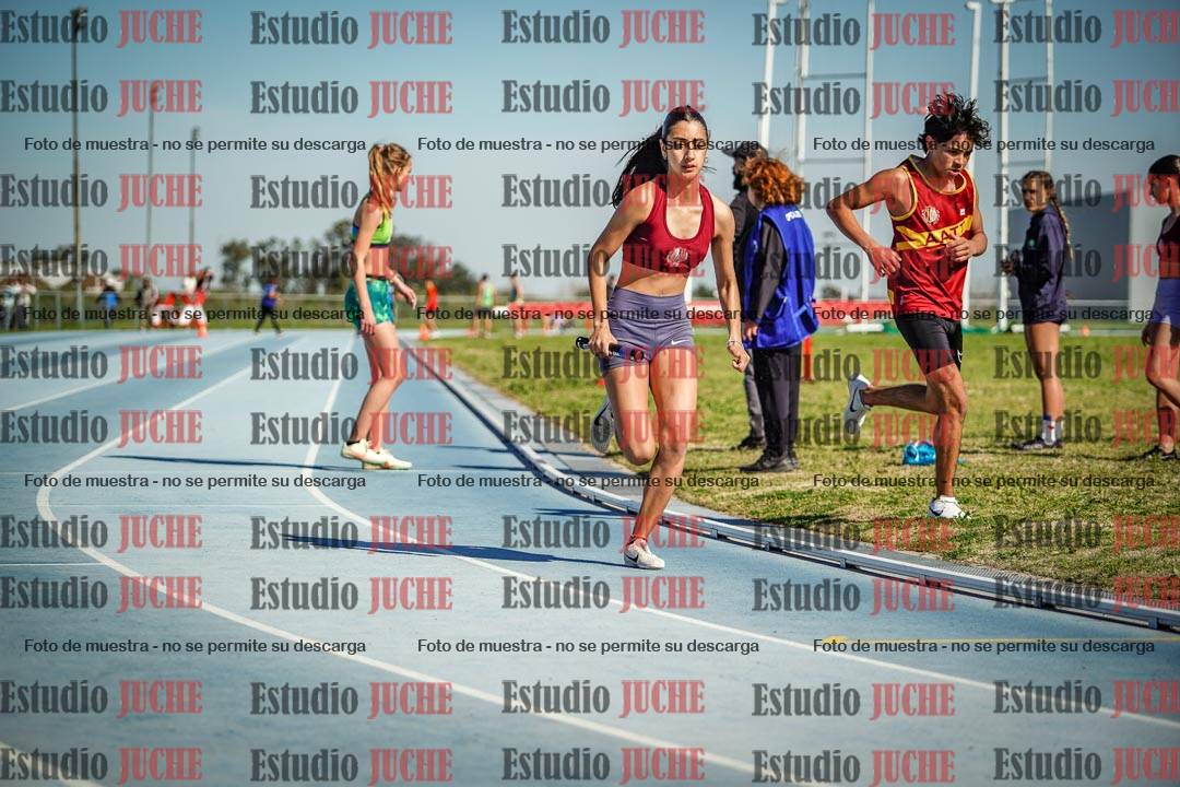Fotos de las postas 8x300 m mixtas