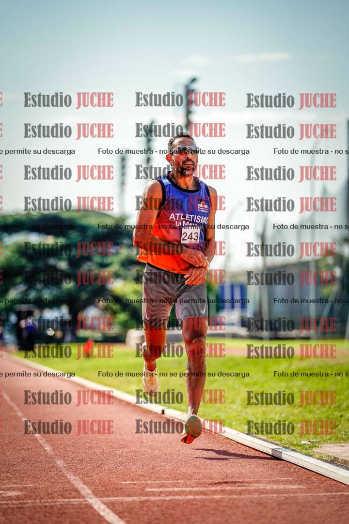 Fotos de los 800 m llanos de varones