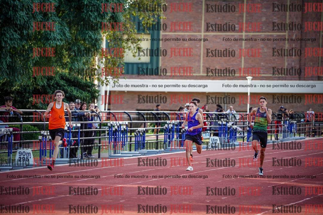Fotos de los 400 m llanos de varones