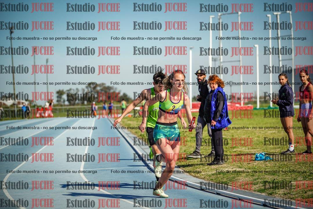 Fotos de las postas 8x300 m mixtas