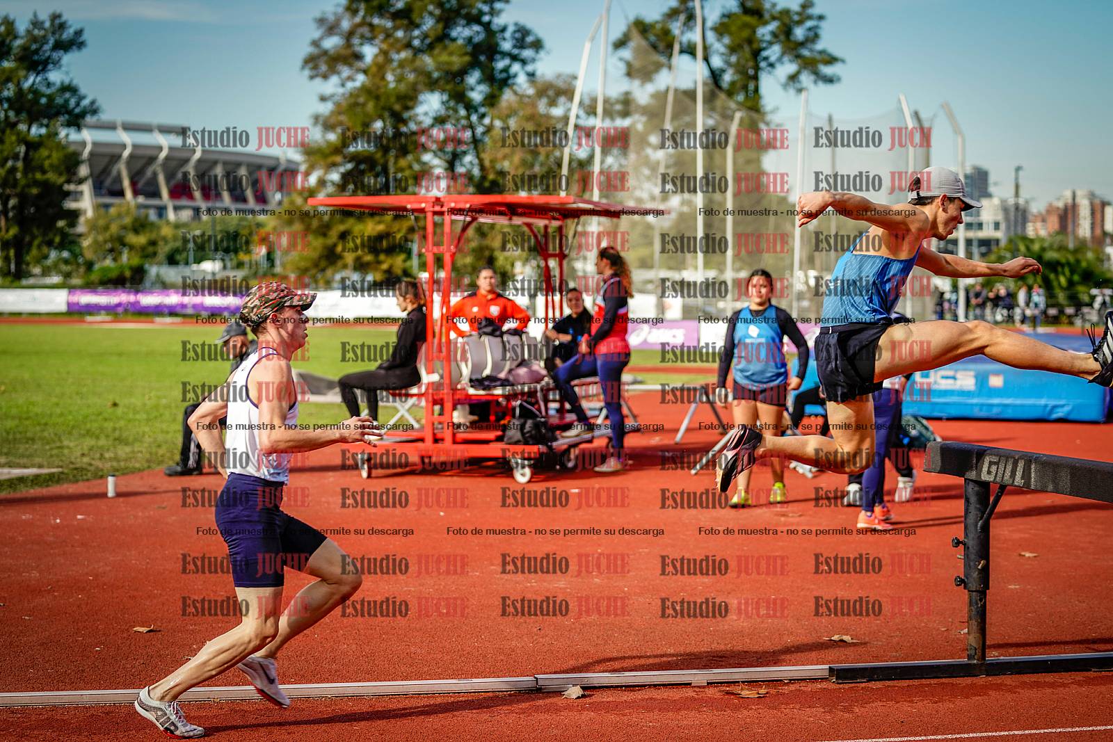 Fotos de los 3000 m con obstáculos de varones