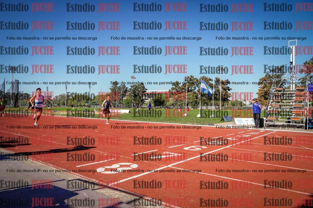 Fotos de los 400 m llanos de varones