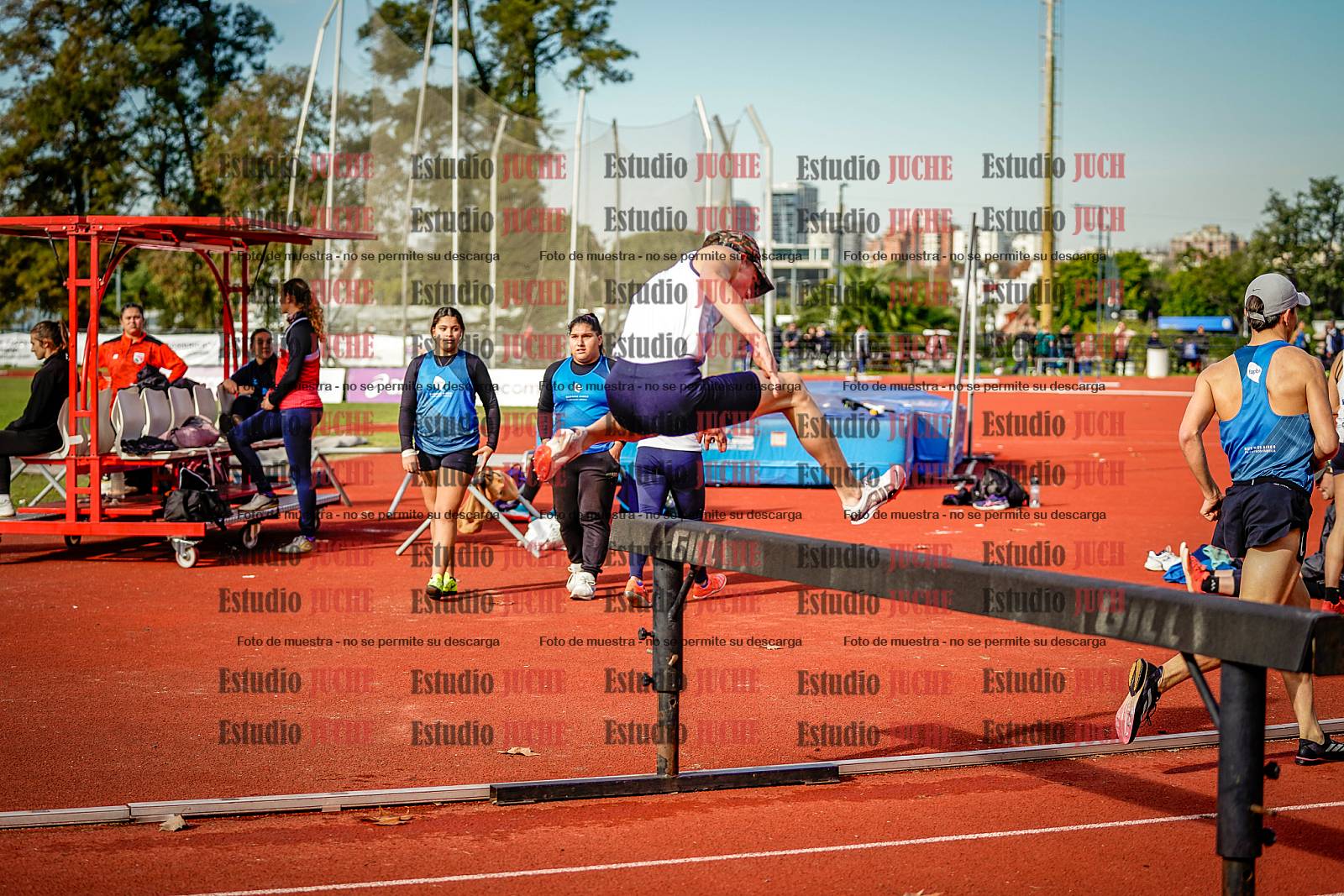 Fotos de los 3000 m con obstáculos de varones