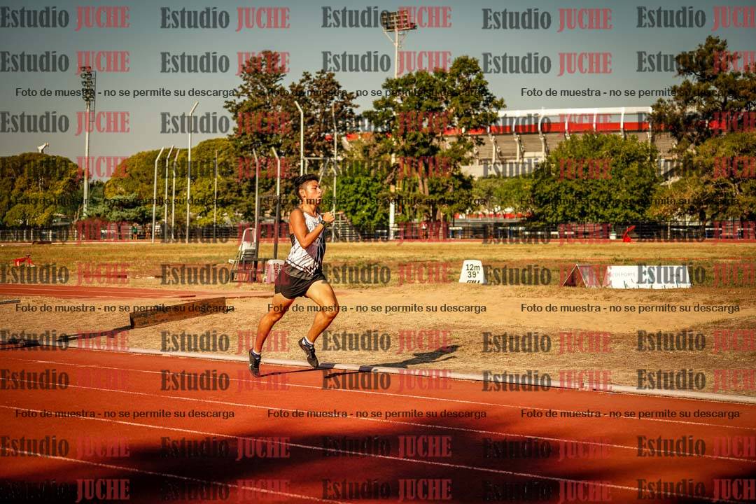 Fotos de los 800 m llanos de varones