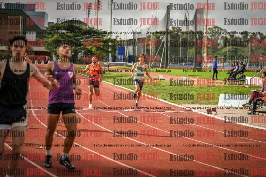 Fotos de los 400 m llanos de varones