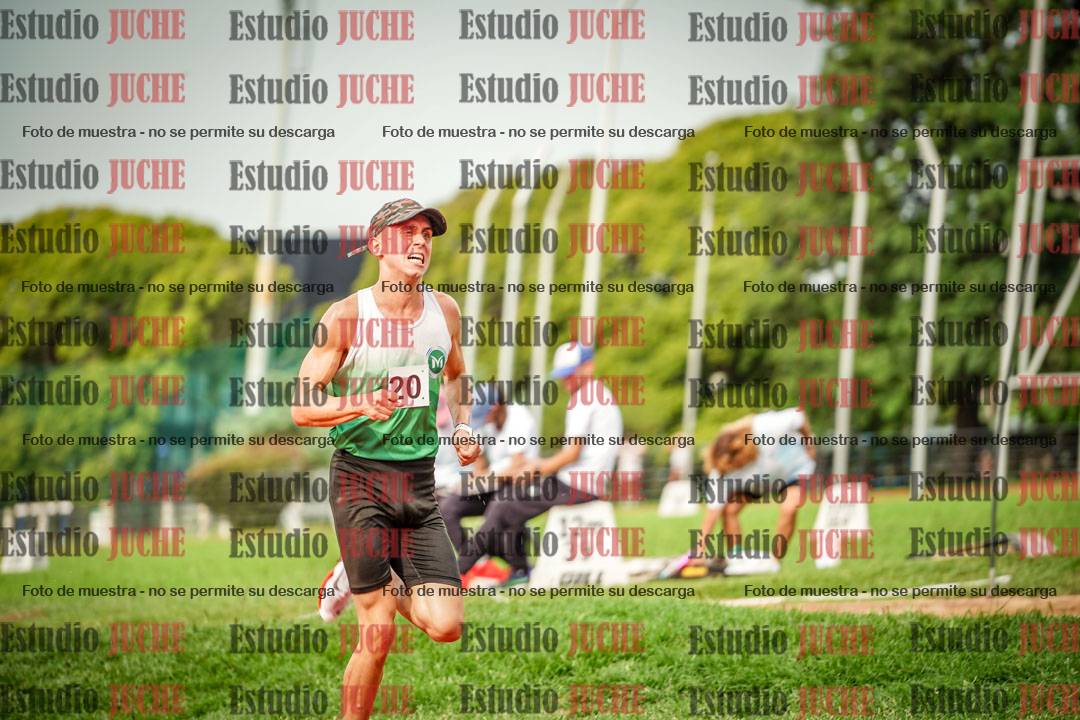 Fotos de los 3000 m con obstáculos de varones