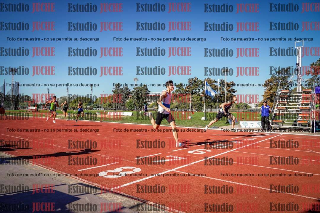 Fotos de los 400 m llanos de varones