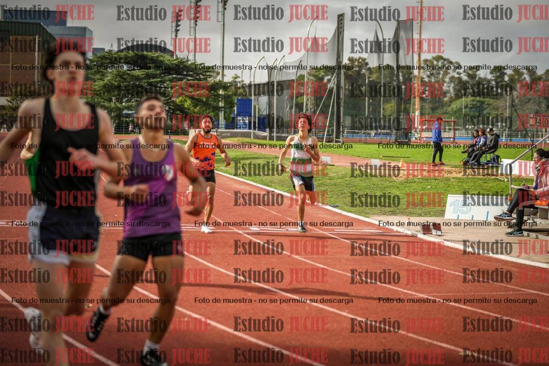 Fotos de los 400 m llanos de varones