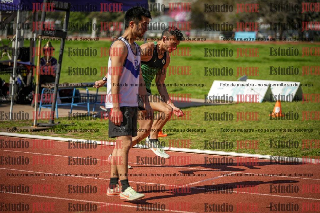 Fotos de los 400 m llanos de varones