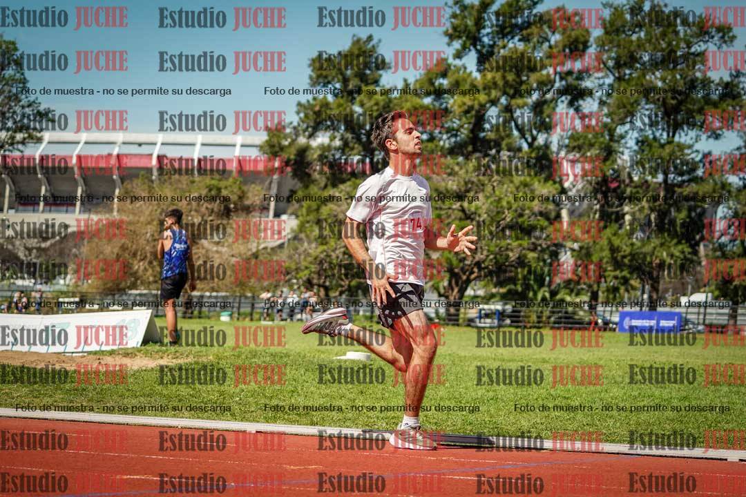 Fotos de los 800 m llanos de varones