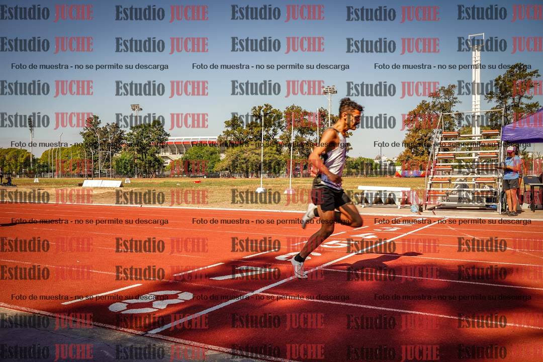Fotos de los 400 m llanos de varones