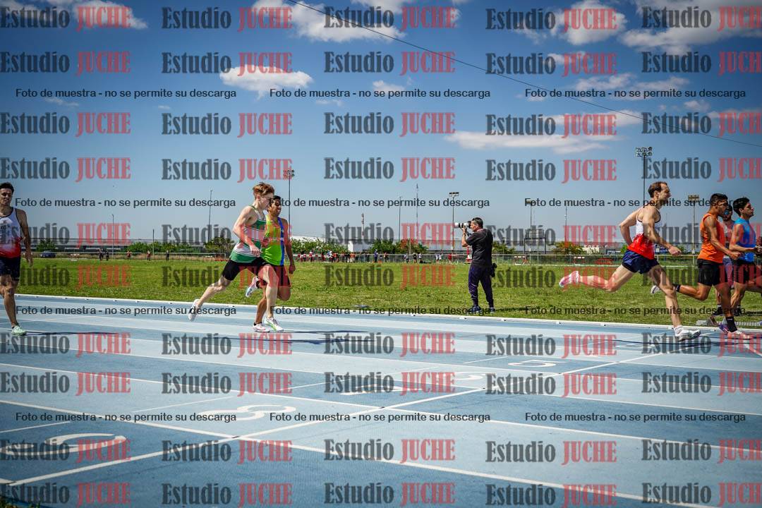 Fotos de los 400 m llanos de varones