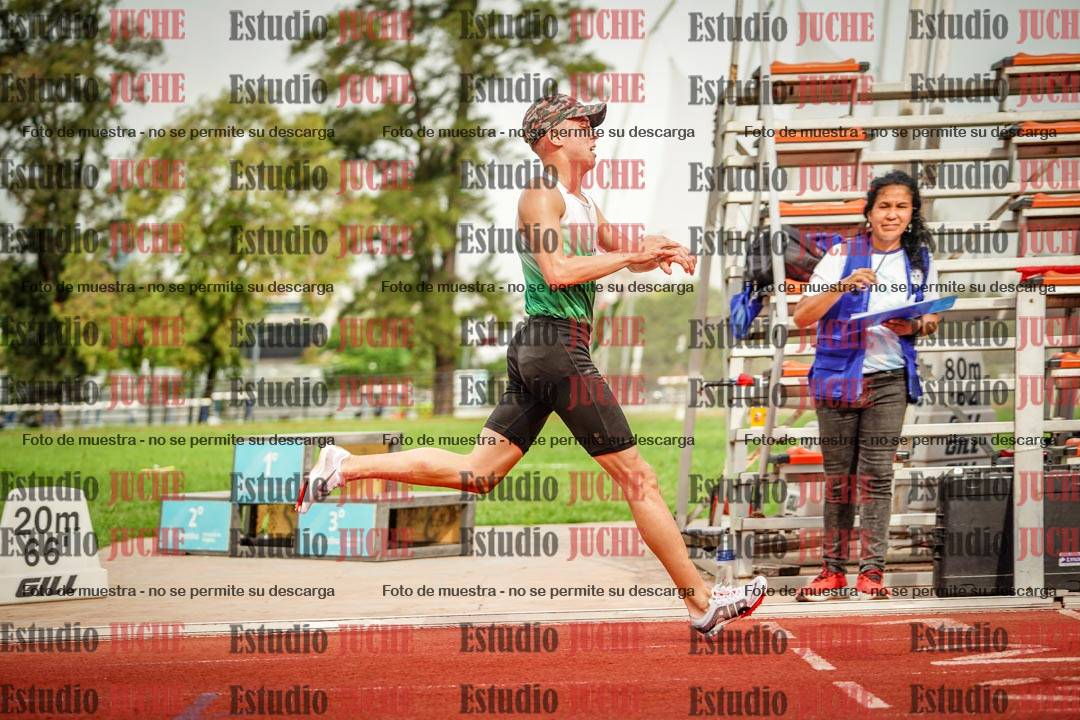 Fotos de los 3000 m con obstáculos de varones