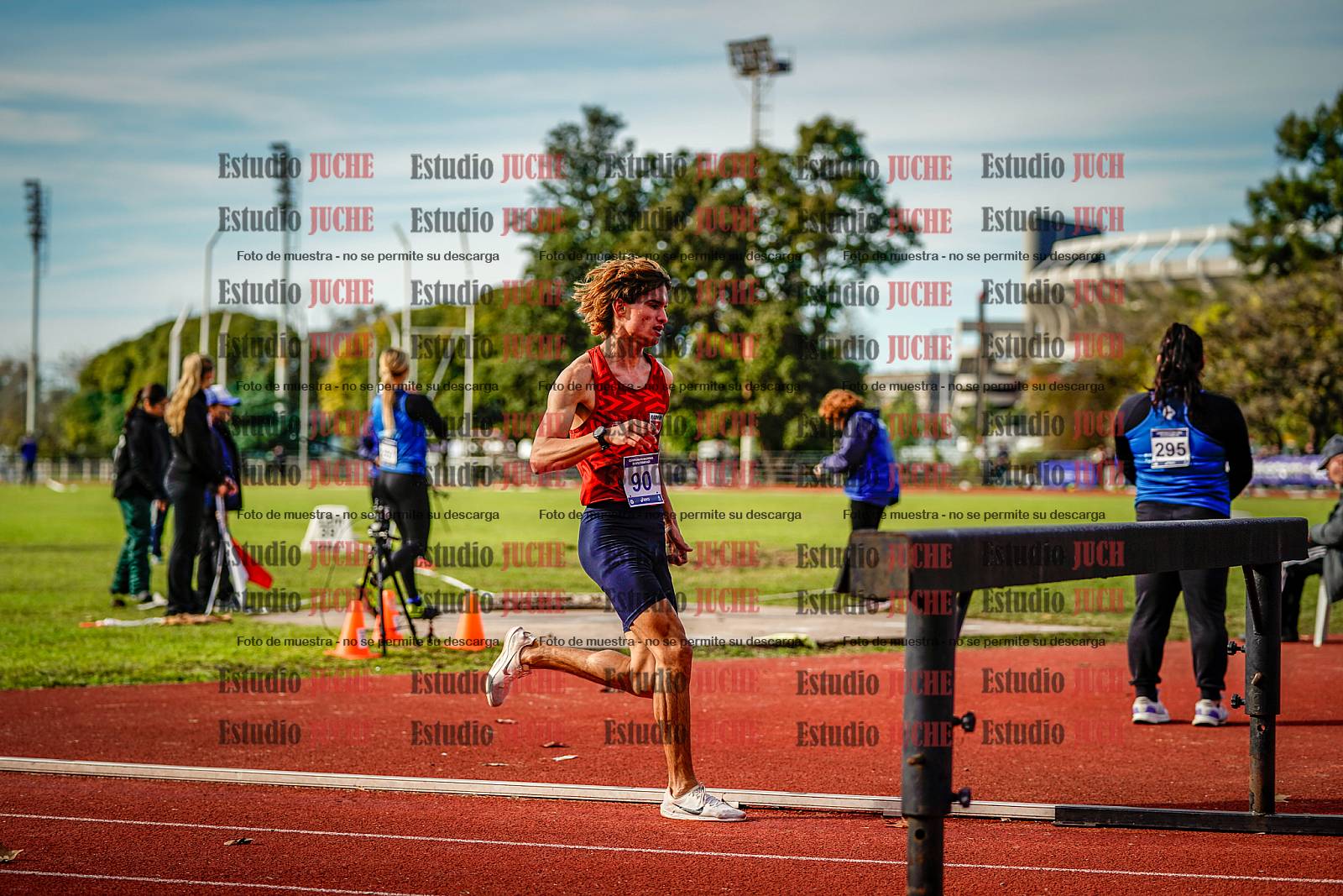 Fotos de los 3000 m con obstáculos de varones