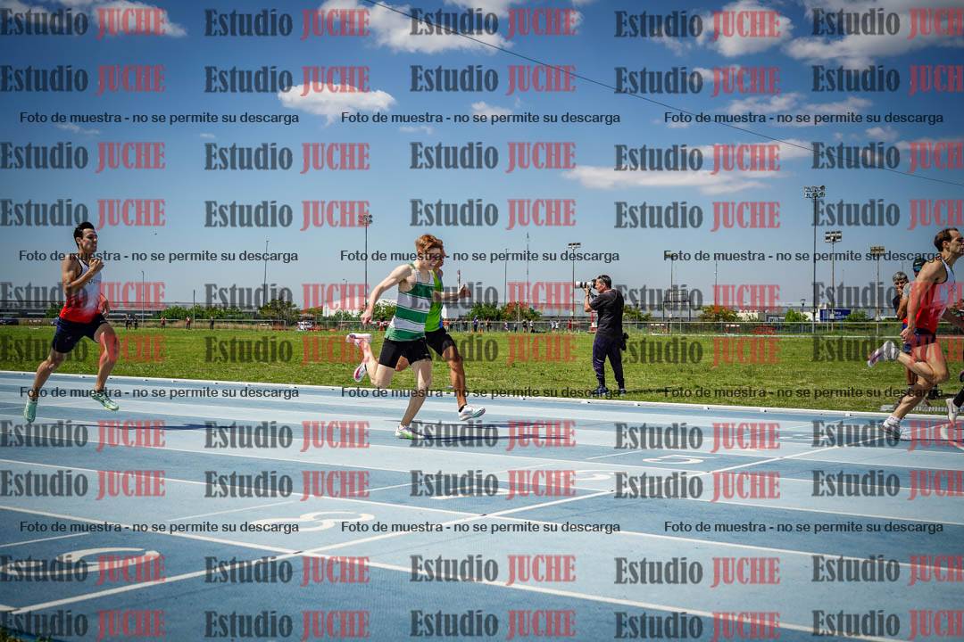 Fotos de los 400 m llanos de varones