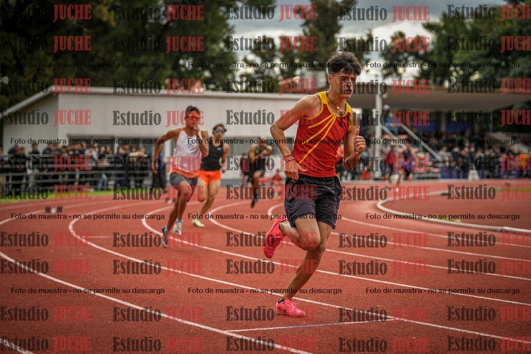 Fotos de los 400 m llanos de varones