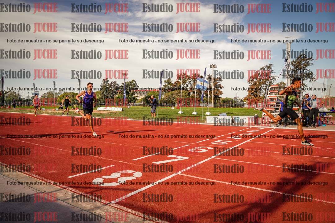 Fotos de los 400 m llanos de varones