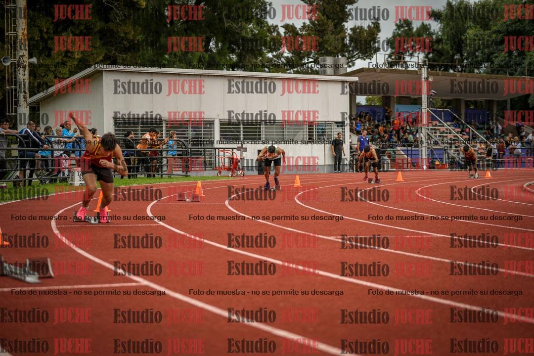 Fotos de los 400 m llanos de varones