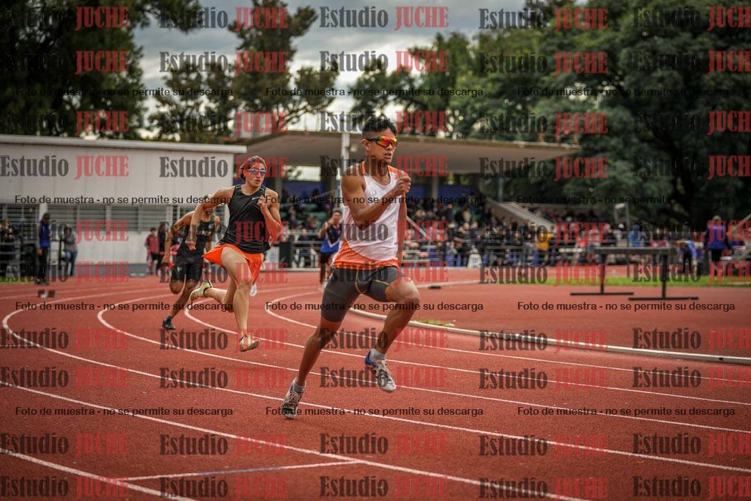 Fotos de los 400 m llanos de varones