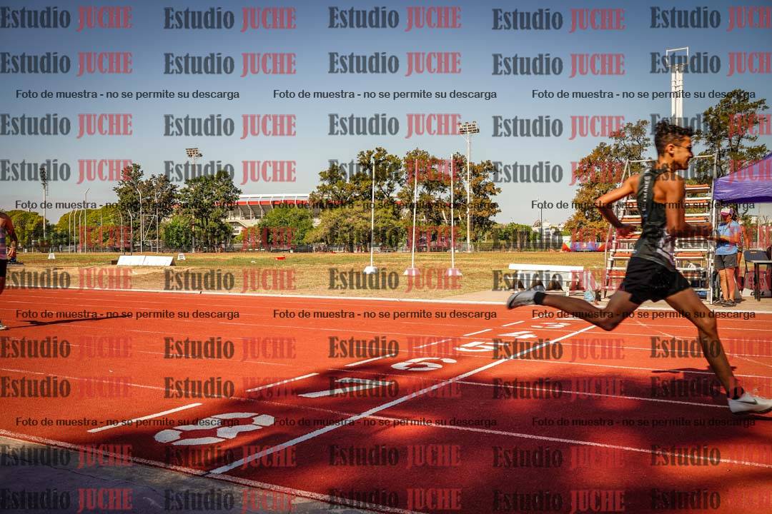 Fotos de los 400 m llanos de varones