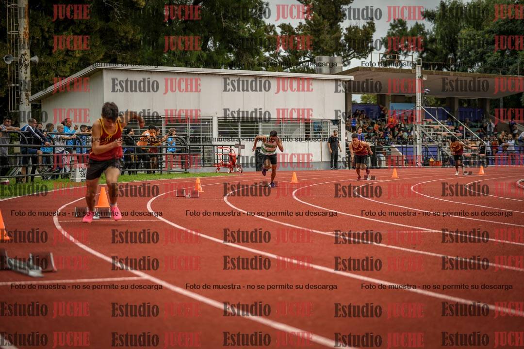 Fotos de los 400 m llanos de varones