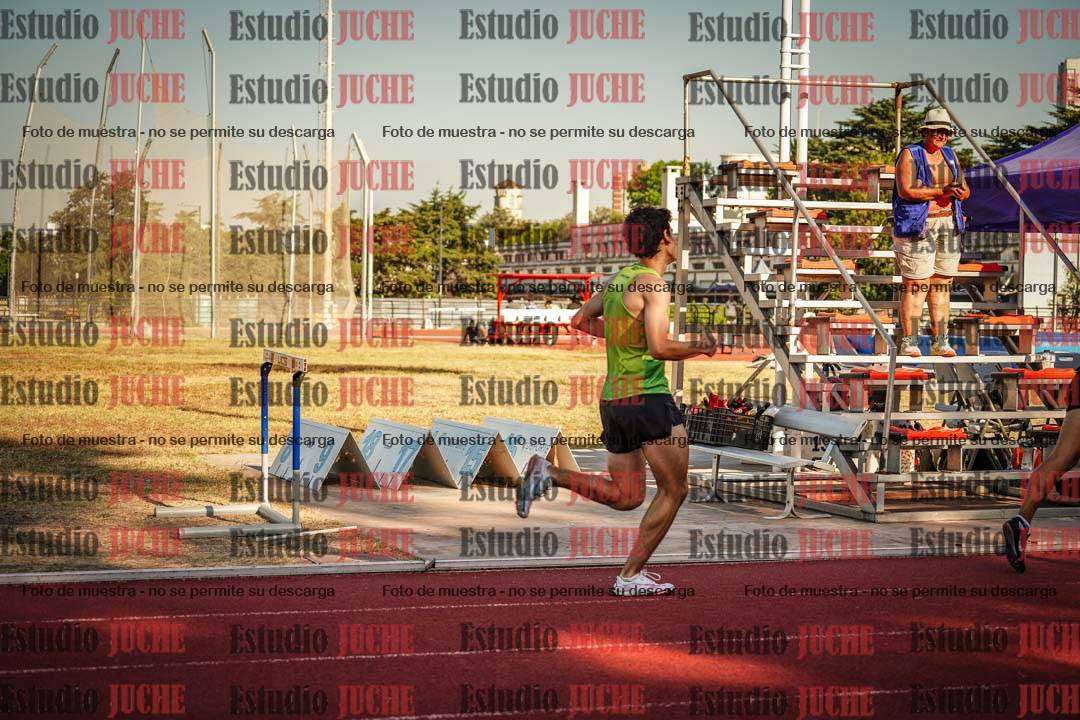 Fotos de los 800 m llanos de varones
