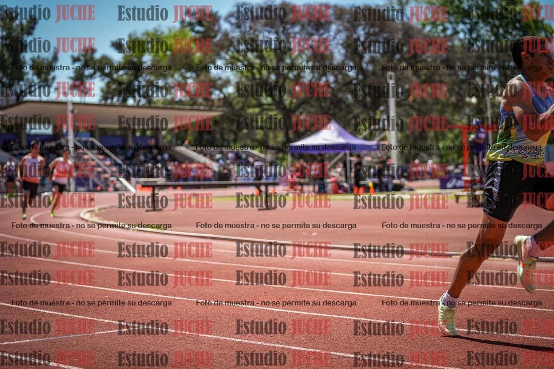 Fotos de los 400 m llanos de varones