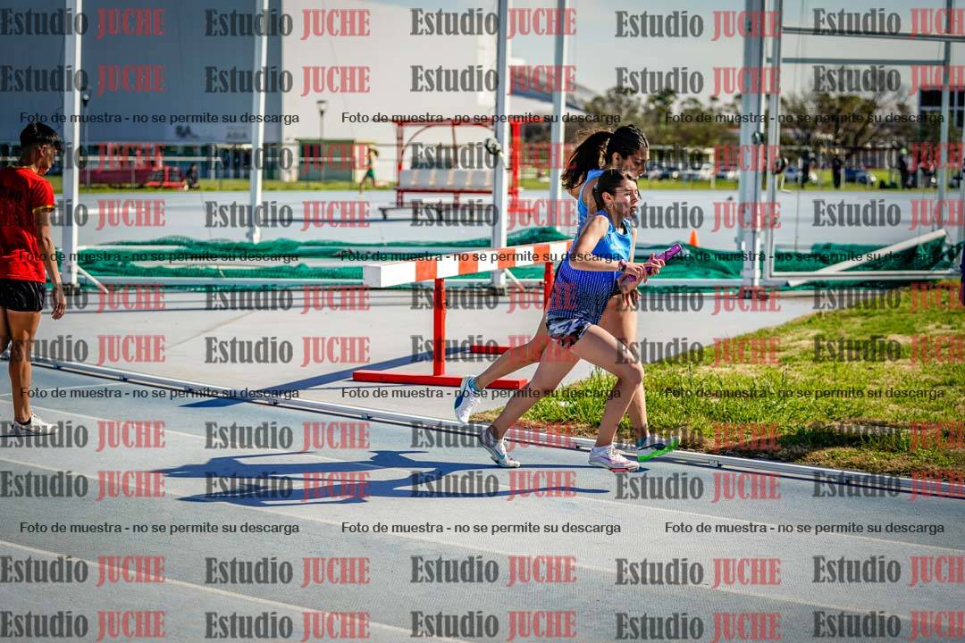 Fotos de las postas 8x300 m mixtas
