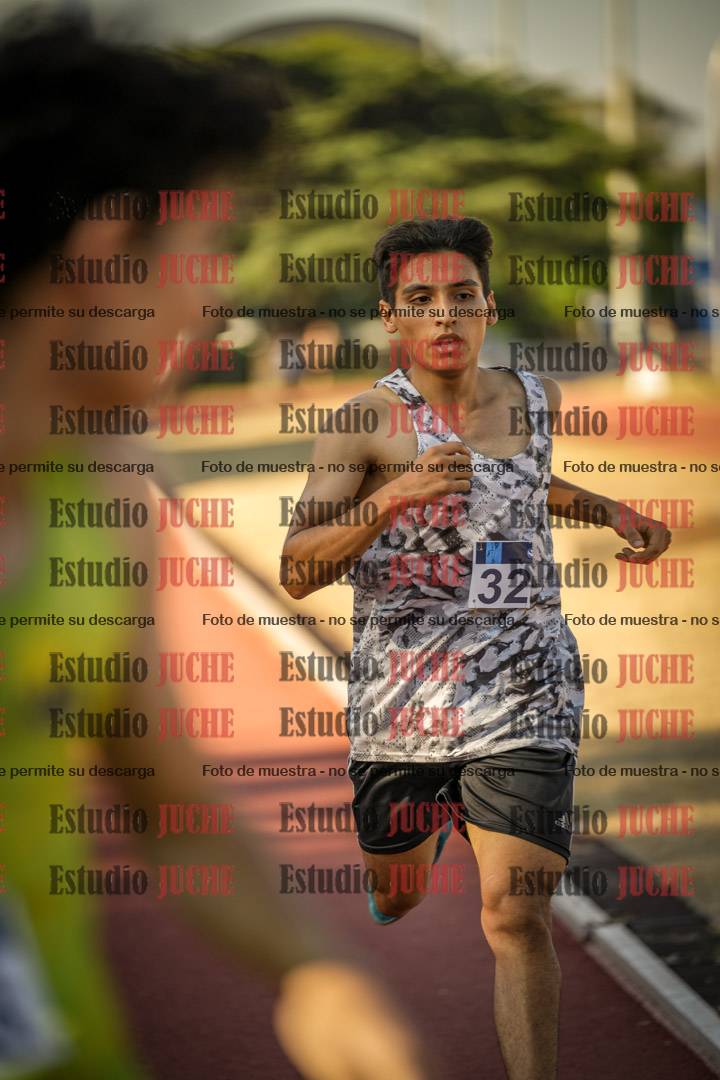 Fotos de los 800 m llanos de varones