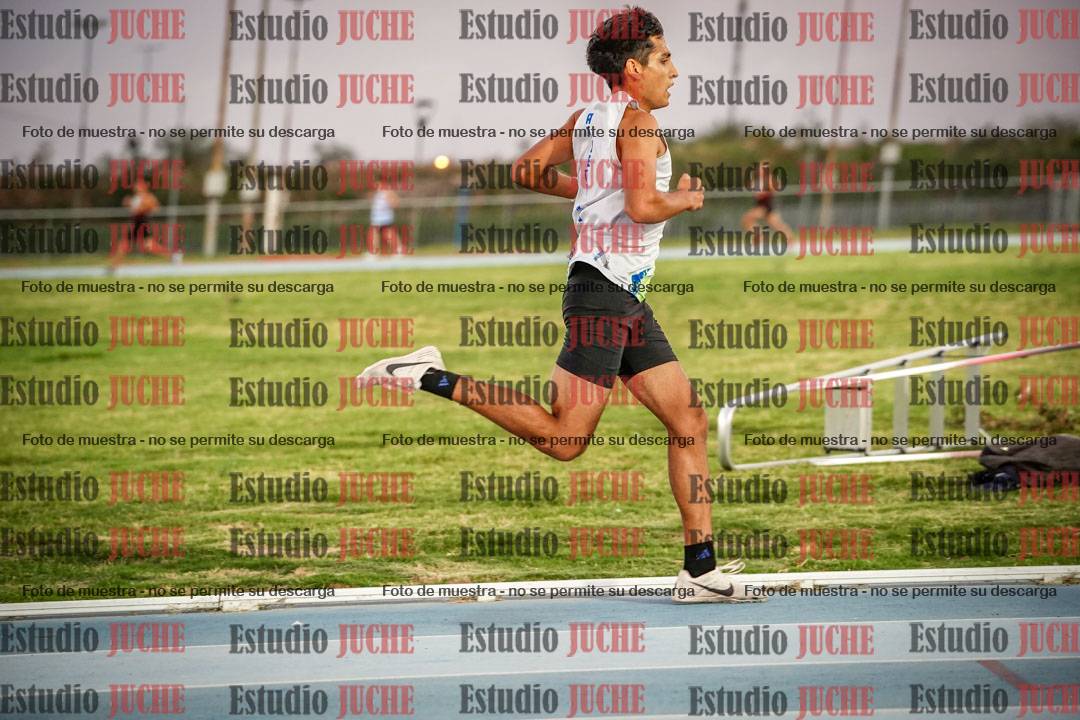 Fotos de los 3000 m llanos de varones
