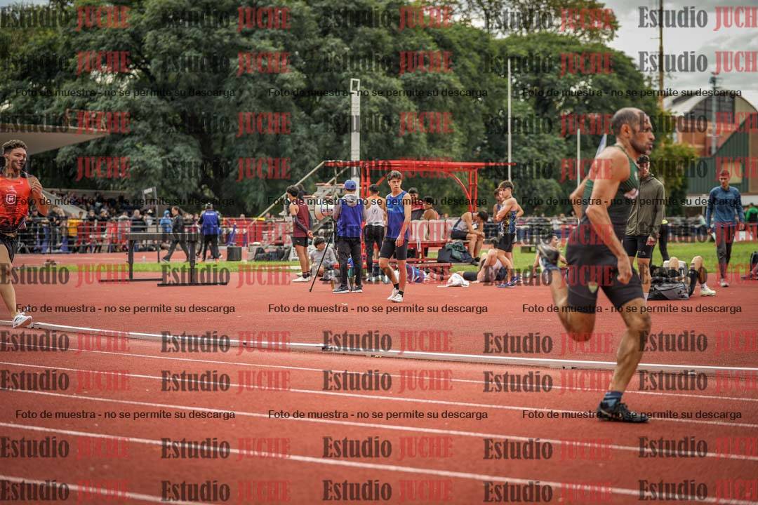 Fotos de los 400 m llanos de varones