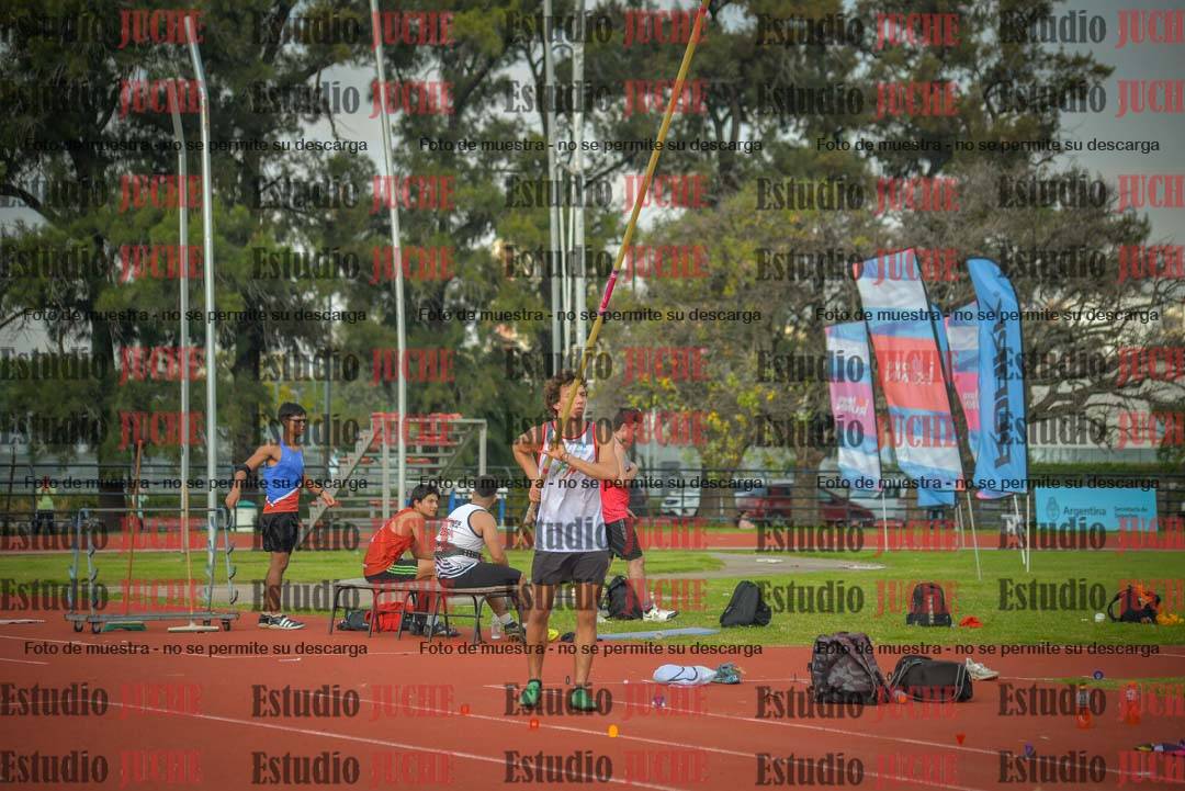 Fotos del salto con garrocha de varones - decatlón 8