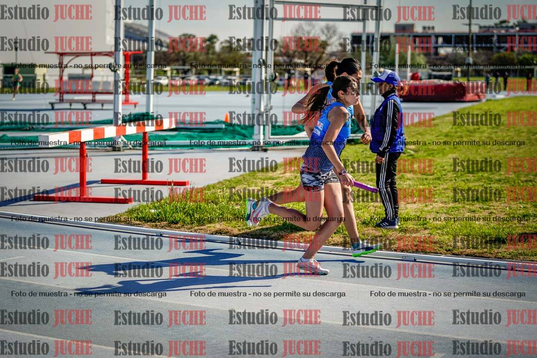 Fotos de las postas 8x300 m mixtas