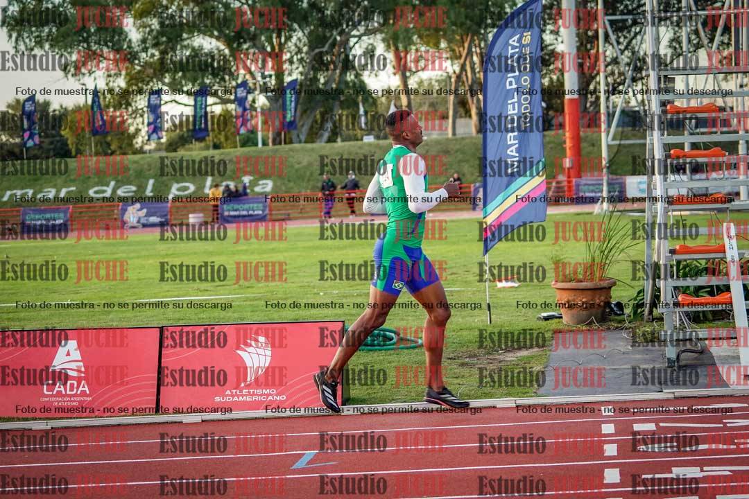 Fotos de los 1500 m llanos de varones - deca 10
